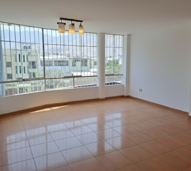 VENTA DE HERMOZO DEPARTAMENTO EN LA MOLINA